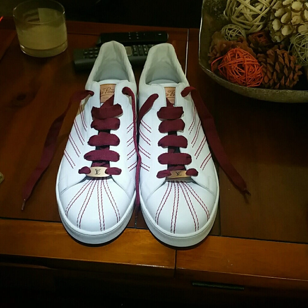 Louis Vuitton men's sneaker shoes.